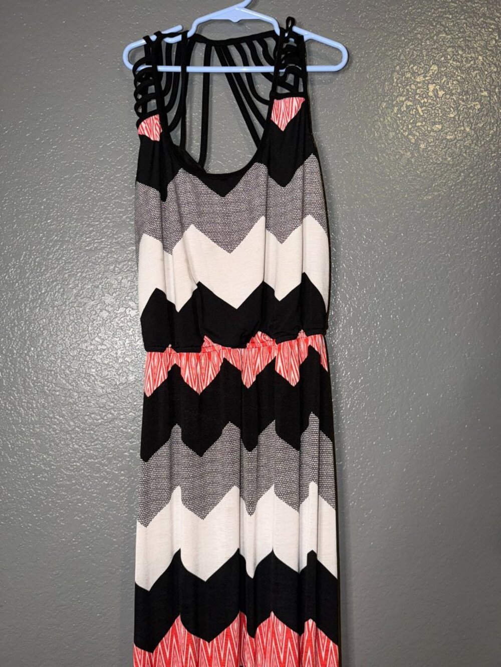 Women’s Black White Coral Chevron Maxi Dress Strappy Back Sleeveless